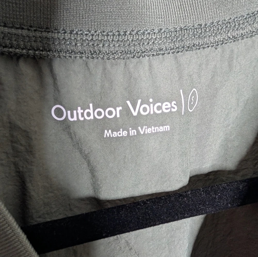 Outdoor Voices Men’s Sleeveless V-Neck Wind Vest | Recycled Nylon Small